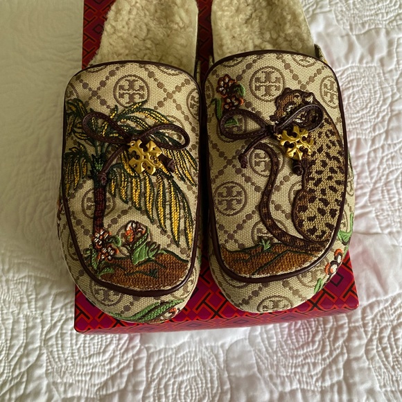 TORY BURCH T MONOGRAM SHEARLING CHARM MULES - Picture 2 of 9